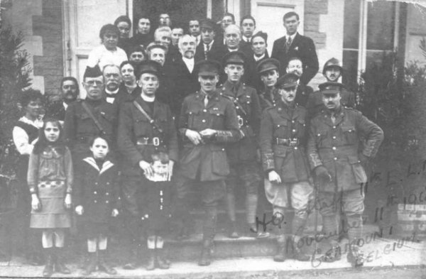 Officers at Geraardsbergen (Grammont), 45k